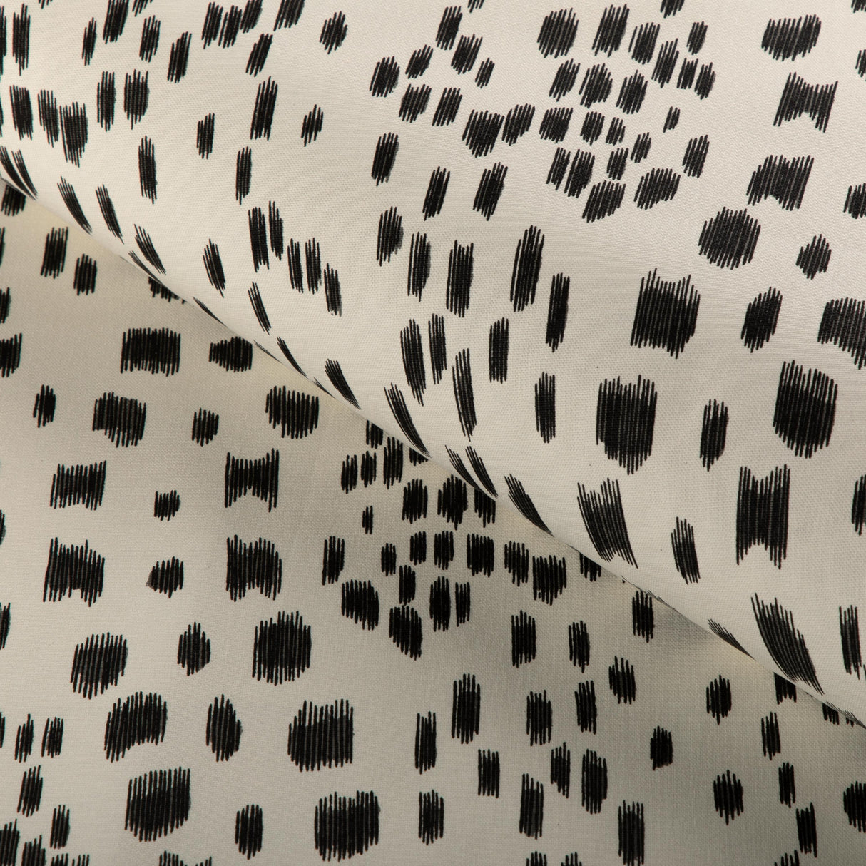 Brunschwig & Fils LES TOUCHES COTTON PRINT BLACK Fabric