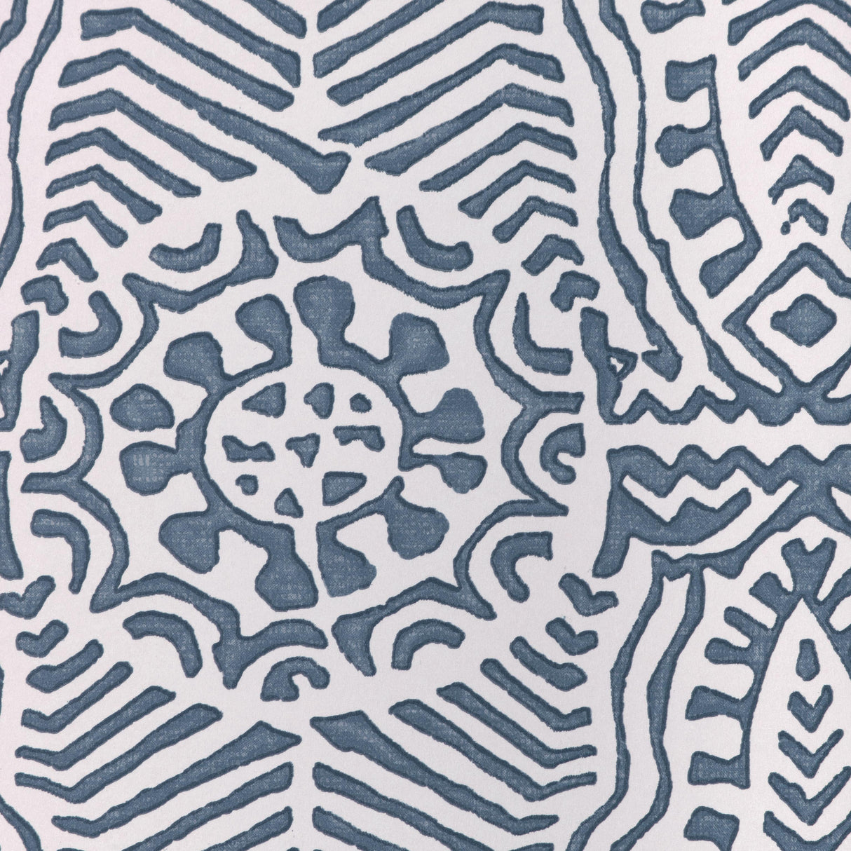 Lee Jofa DRAYTON PAPER INDIGO Wallpaper