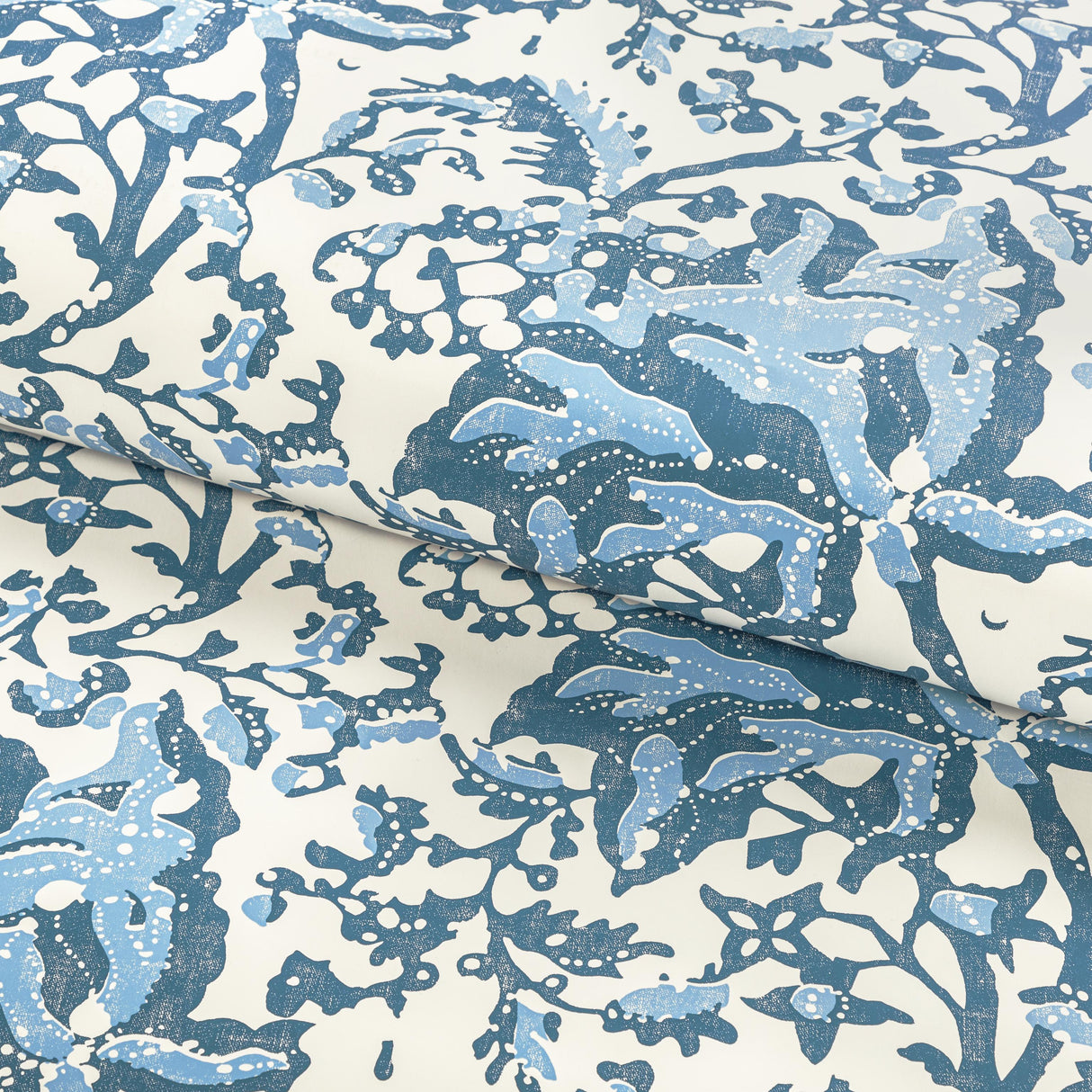 Brunschwig & Fils WEYMOUTH INDIGO Wallpaper