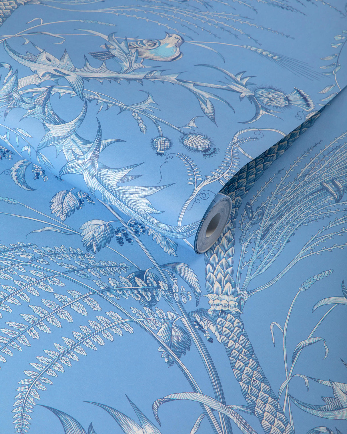 Brunschwig & Fils BIRD AND THISTLE II BLUE Wallpaper