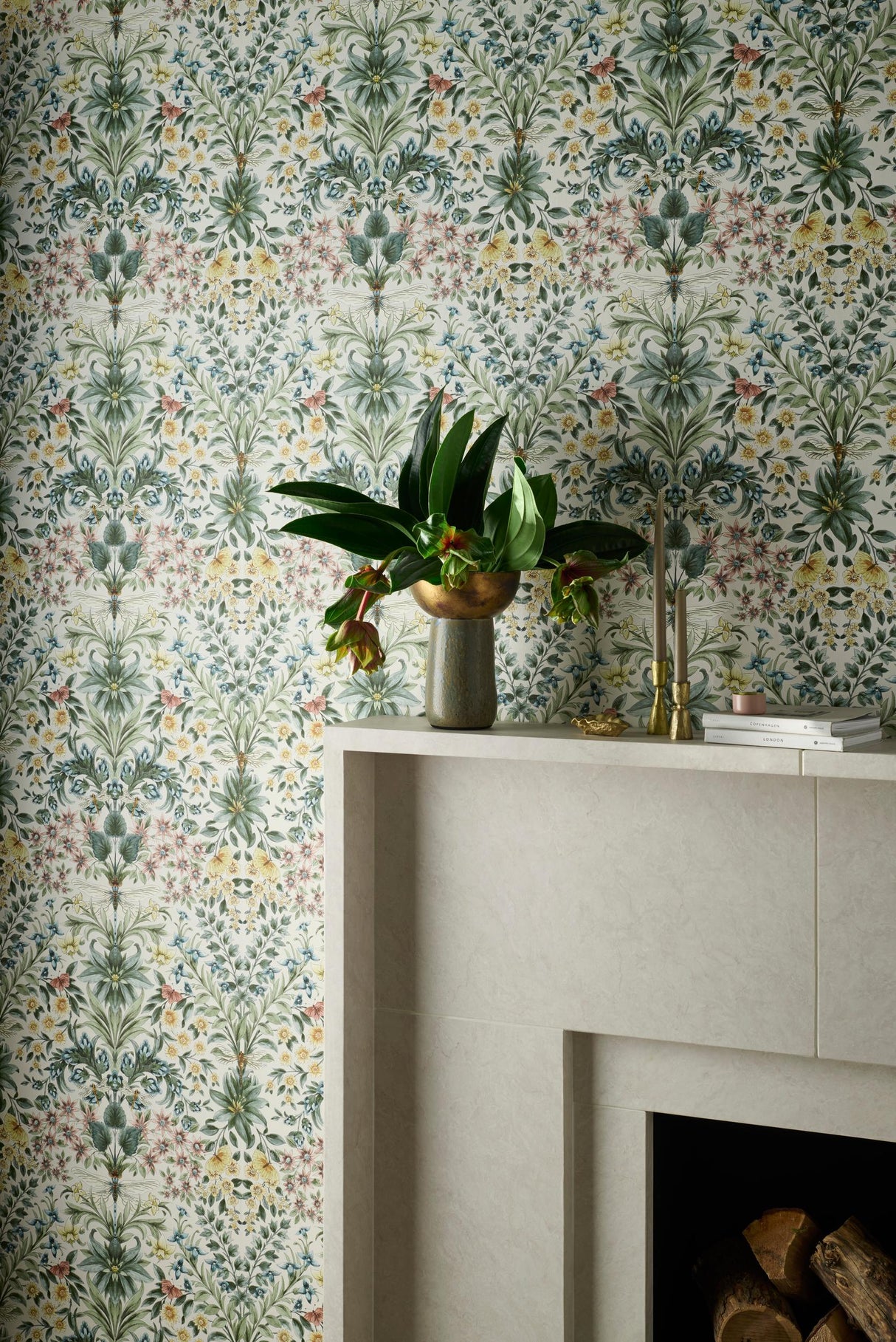 Clarke & Clarke MIRABELL SUMMER WP Wallpaper