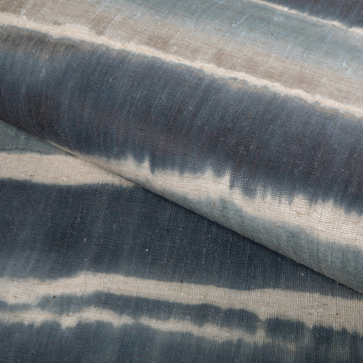 Kravet ENTHRAL WP LAPIS Wallpaper