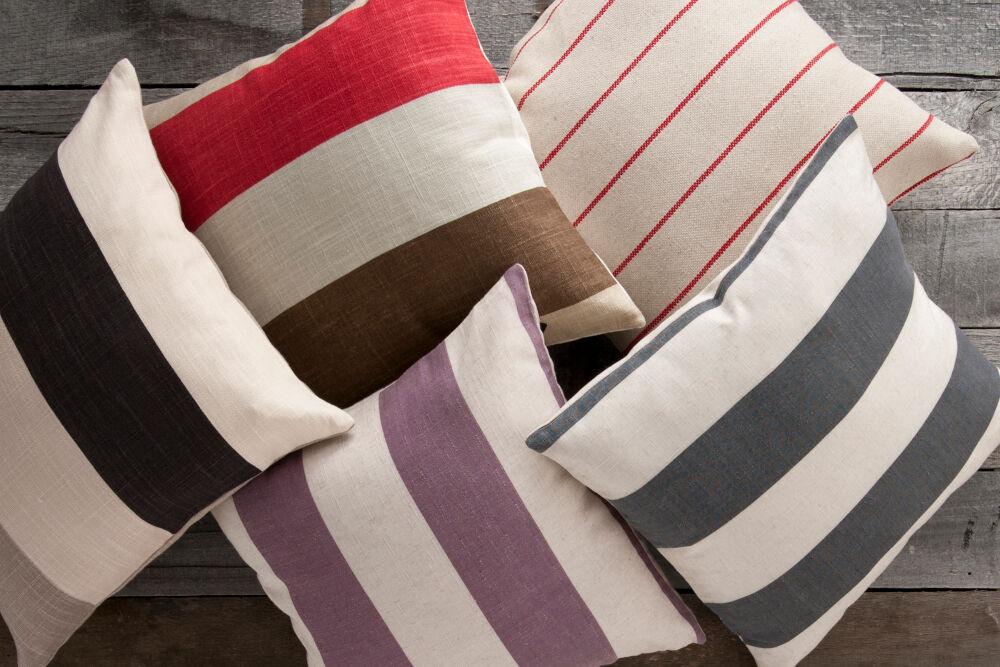 Surya Simple Stripe JS-011 22"L x 22"W Pillow