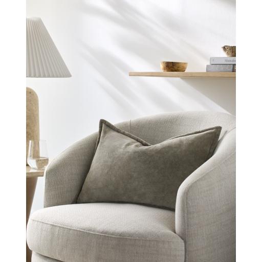 Surya Karling GAKA-001 18"H x 18"W Pillow Kit