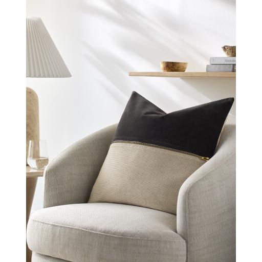 Surya San Marco GASN-003 22"H x 22"W Pillow Kit