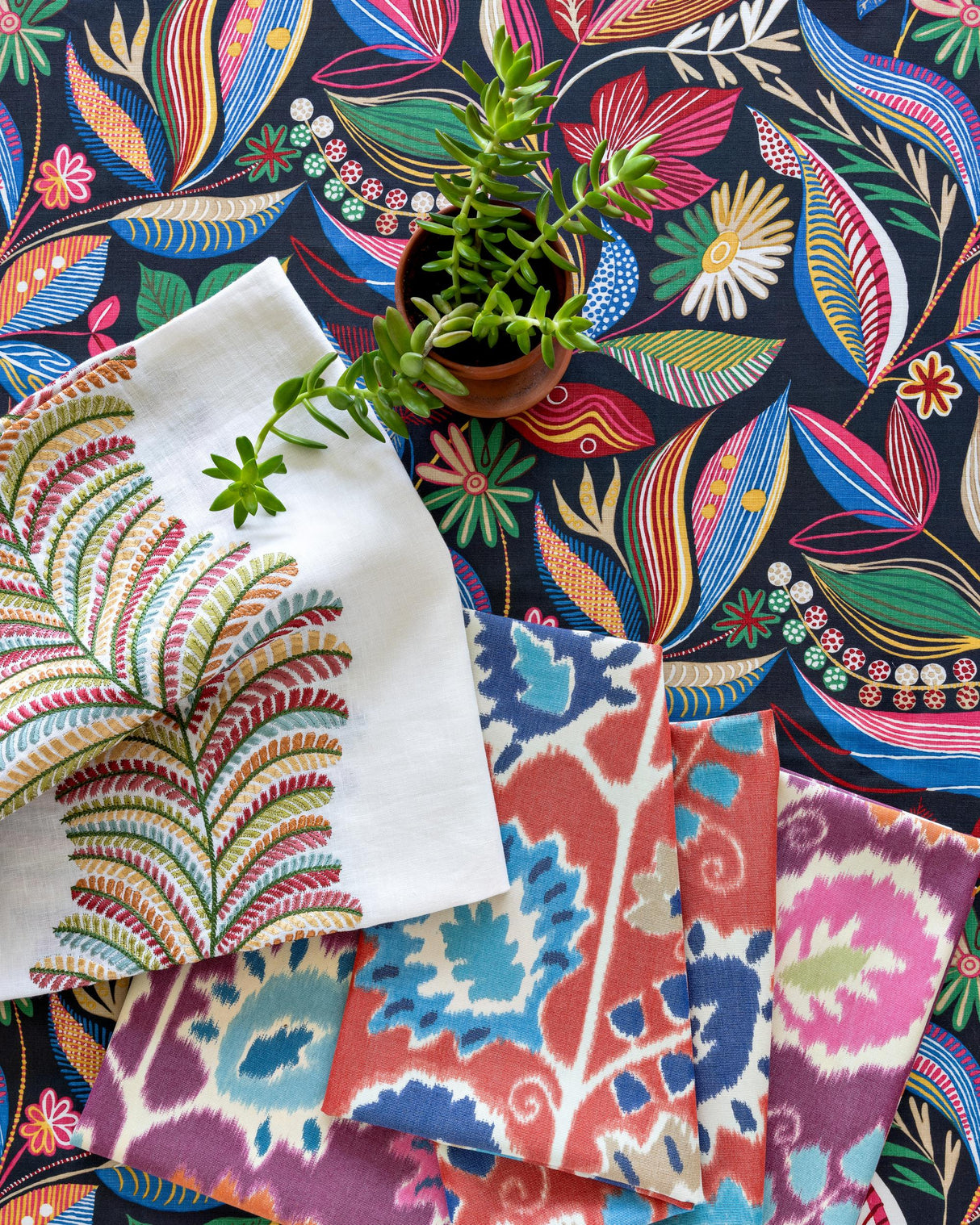 Brunschwig & Fils CARLSTEN PRINT MULTI Fabric