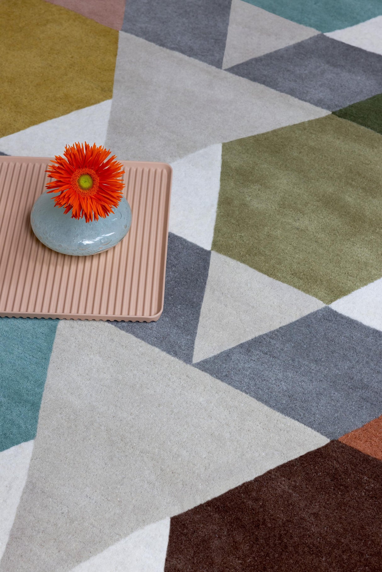 Brink & Campman Estella Vases 4'7 x 6'7 Rug