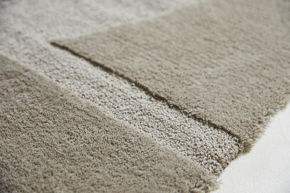 Brink & Campman Mural Modest | Bold Mural Bold Cement 4'7 x 6'7 Rug