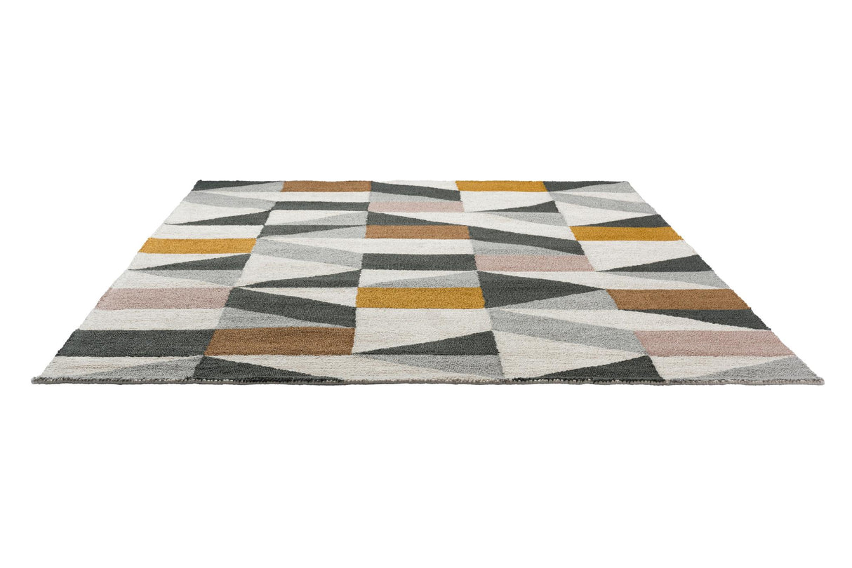 Brink & Campman In-Outdoor SCI Nuevo-Blush outdoor 6'7 x 9'2 Rug