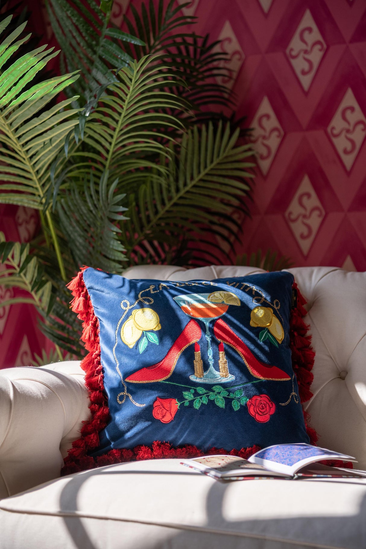 MindTheGap LA DOLCE VITA Embroidered Velvet Cushion Cushions Pillow