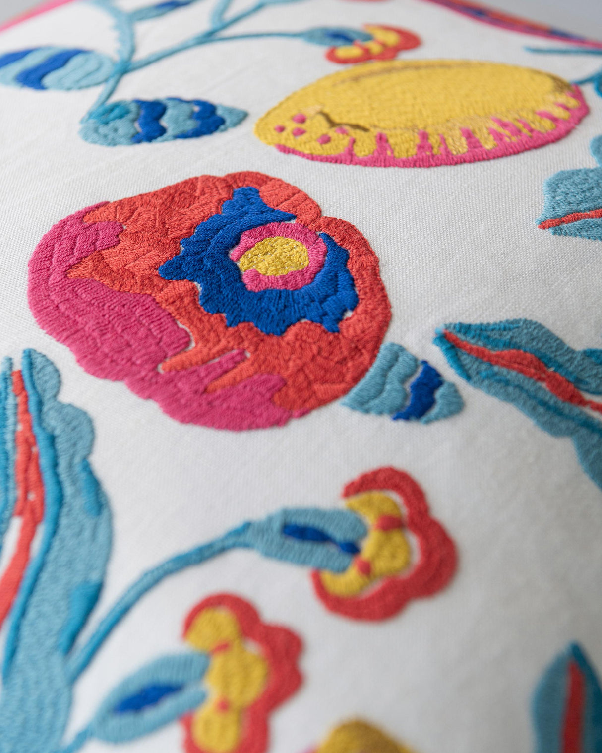 MindTheGap FIORI DI LIMONE Embroidered Cushion Cushions Pillow