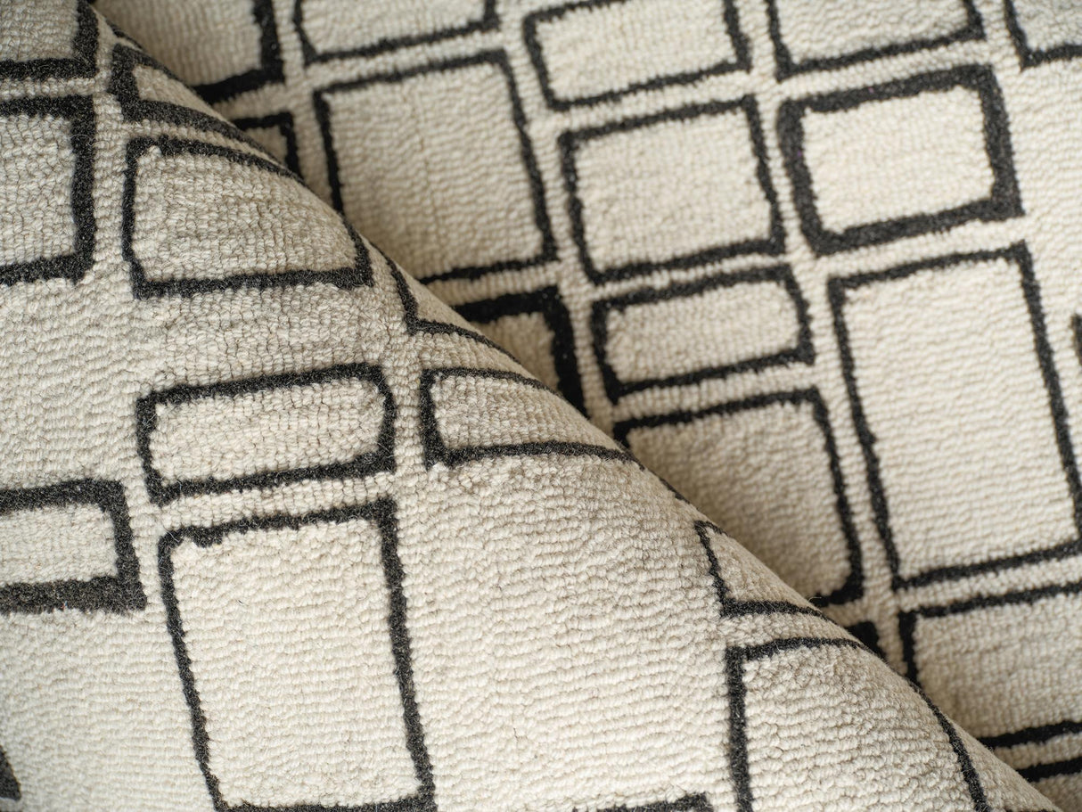 Exquisite Rugs Exquisite Rugs Soho Handmade Hand Tufted New Zealand Wool 7135 Ivory/Black 8' x 10' Area Rug