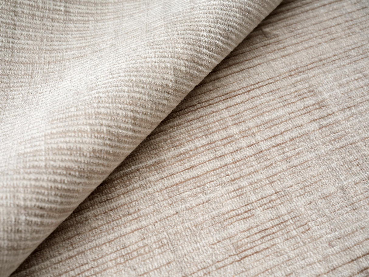 Exquisite Rugs Exquisite Rugs Cantori Handmade Wool/Bamboo Silk in 7199 Ivory/Light Beige 4' x 6' Area Rug
