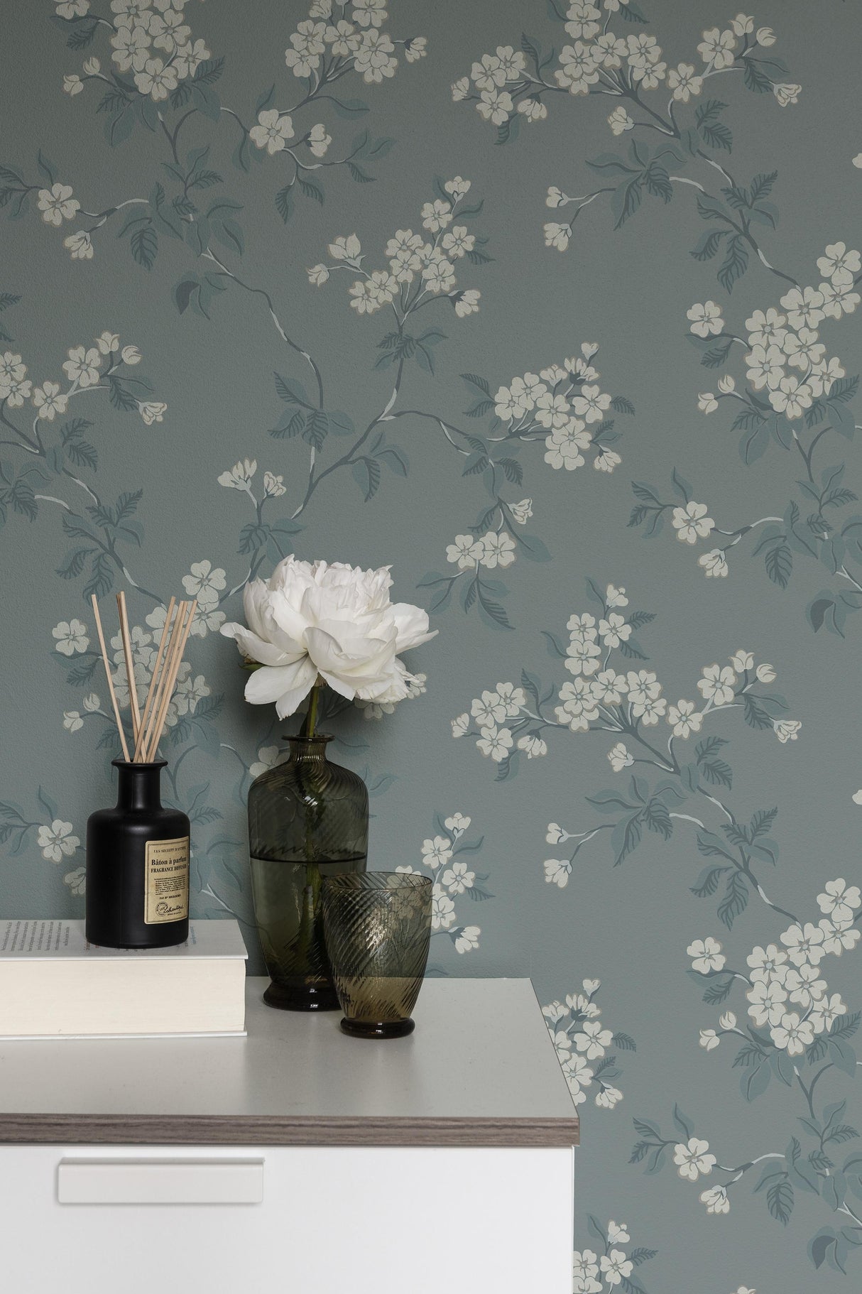 Winfield Thybony BLOMMA FEDERAL BLUE Wallpaper