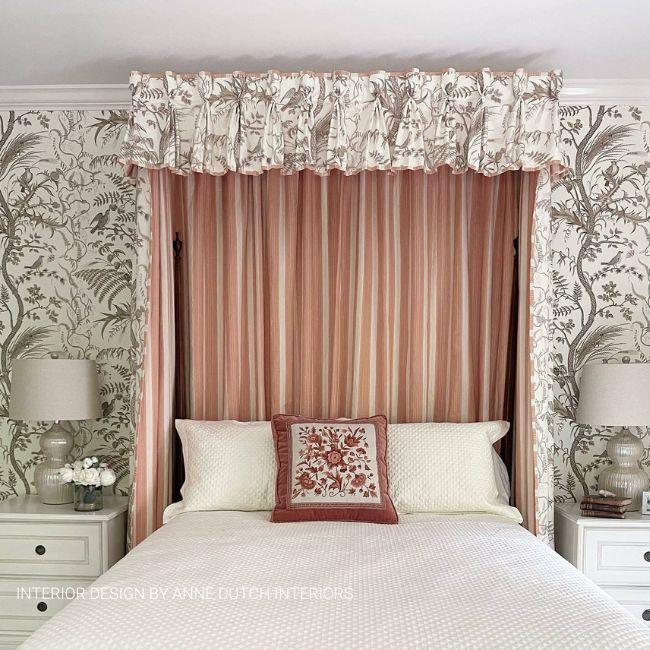 Brunschwig & Fils BIRD AND THISTLE BEIGE Wallpaper