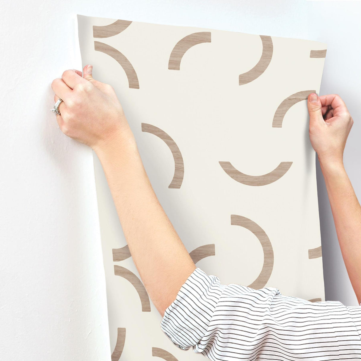 York Lunula Red Wallpaper