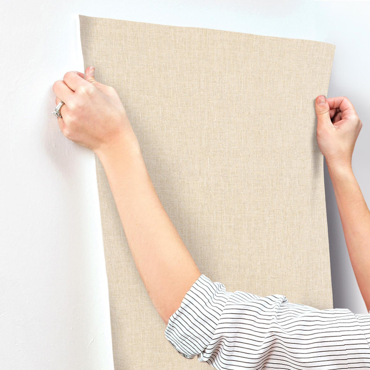 York Cromie White Wallpaper