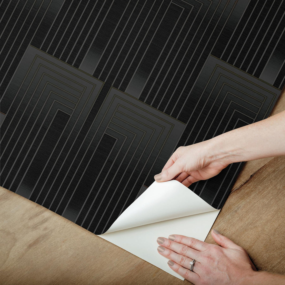 Candice Olson Vanishing Black & Copper Peel & Stick Black Wallpaper