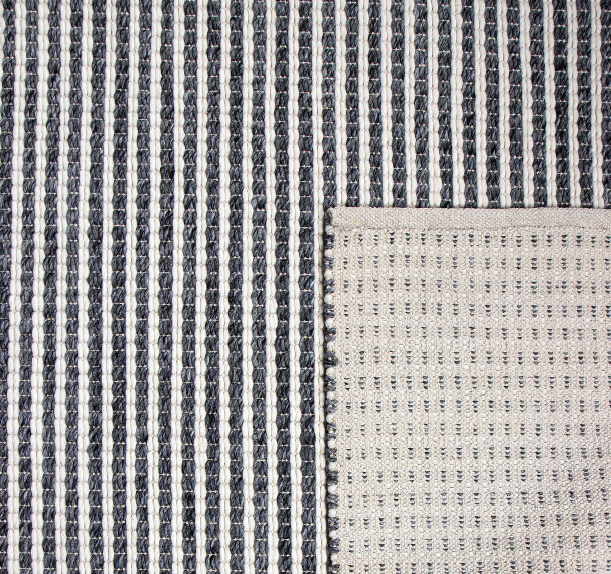 Bashian Anguilla Hand Woven Pet Yarn And Nz Wool Grey 3.5' x 5.5' Area Rug