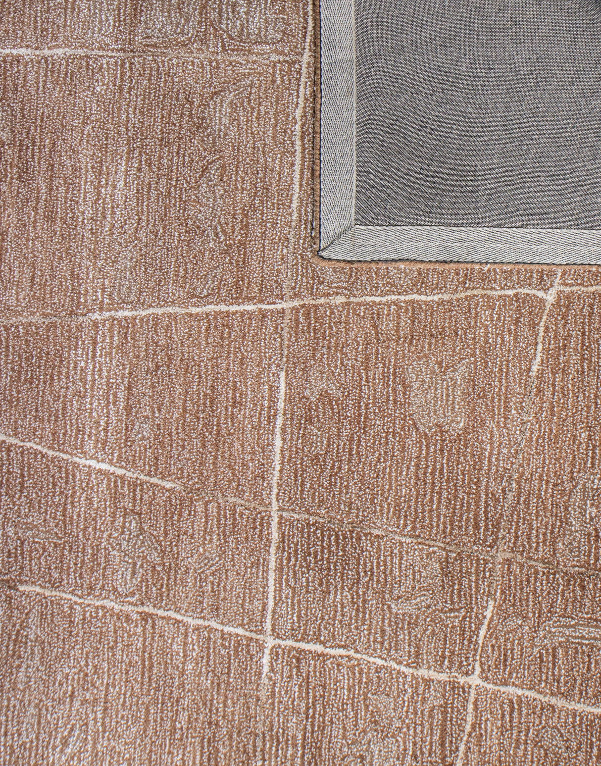 Bashian Larchmont Hand Tufted Wool And Viscose Cinnamon 2.5' x 8' Area Rug