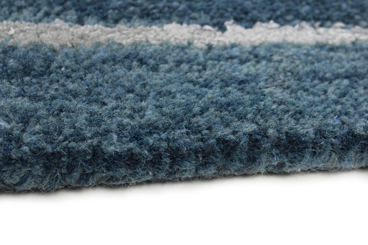 Bashian Greenwich Hand Tufted Wool And Viscose Azure 3.75' x 5.75' Area Rug
