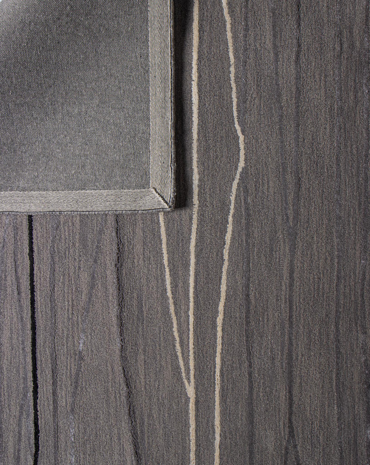 Bashian Greenwich Hand Tufted Wool And Viscose Grey 1.5' x 1.5' Area Rug