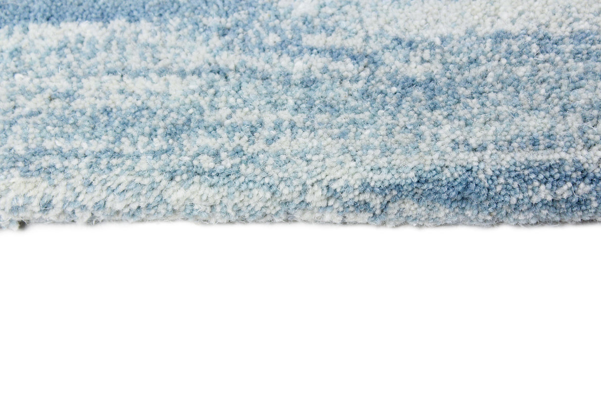 Bashian Greenwich Hand Tufted Wool And Viscose Lt.Blue 5.5' x 8.5' Area Rug