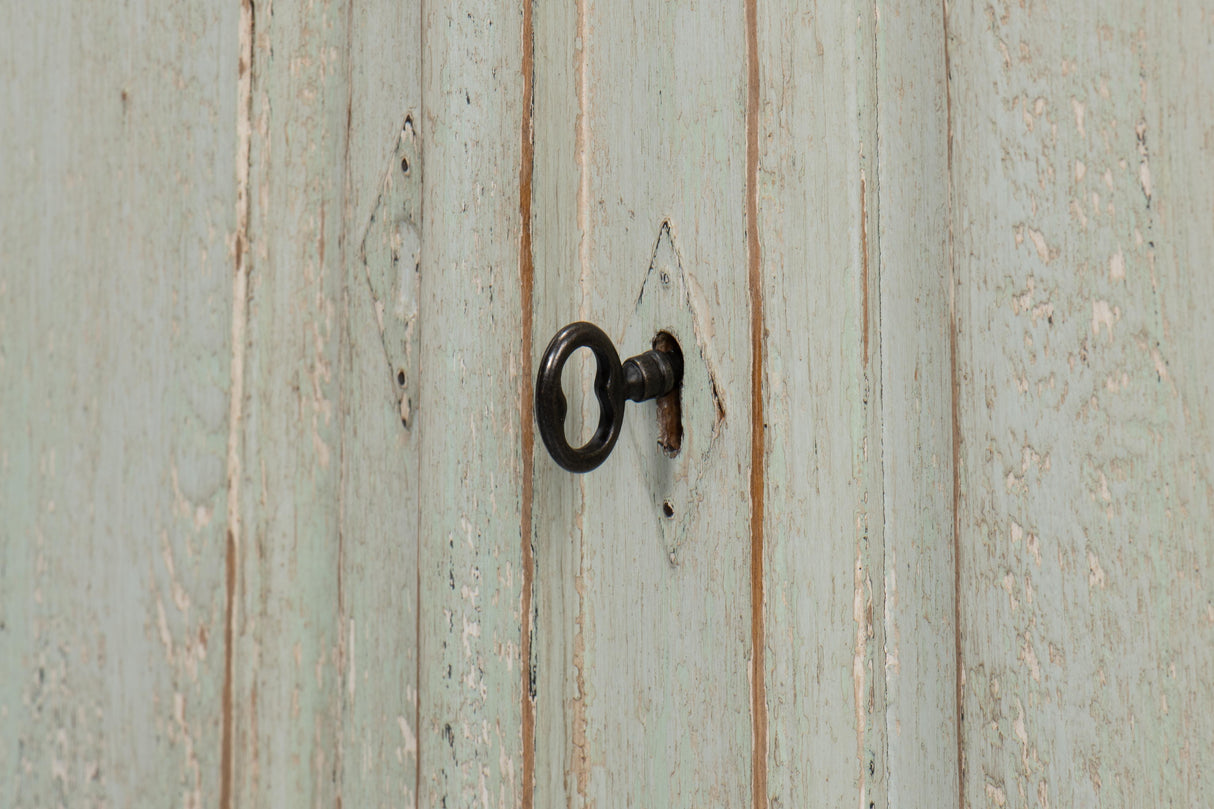 Sarreid Antique Whitewash Sideboard  4 Door