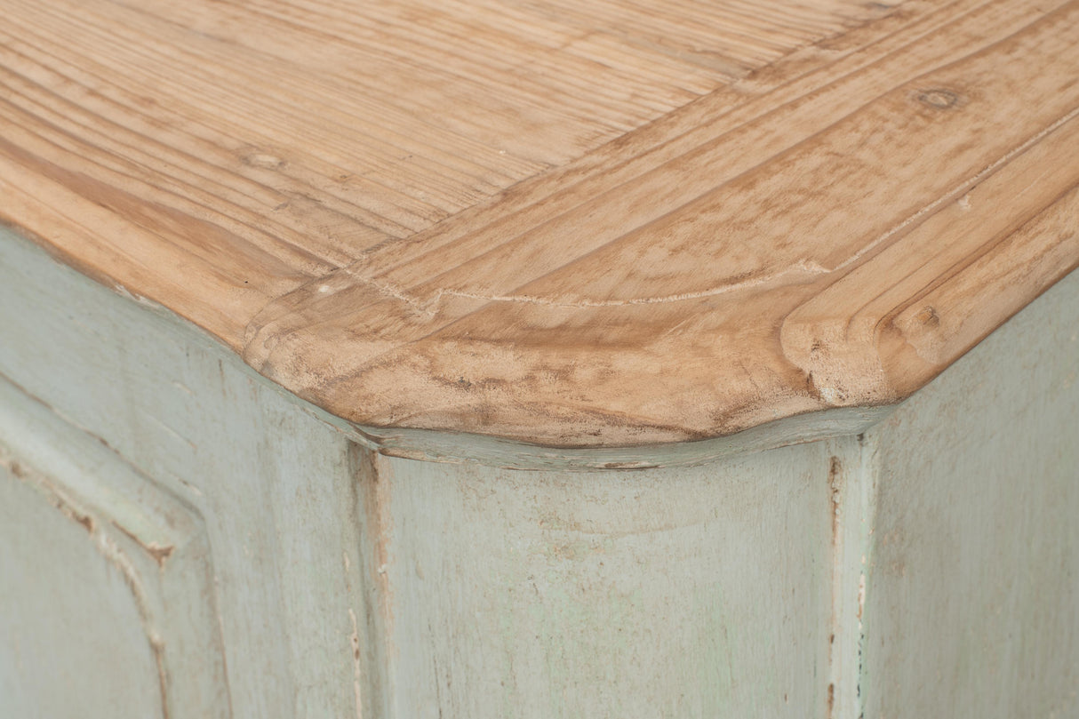 Sarreid Antique Whitewash Sideboard  4 Door