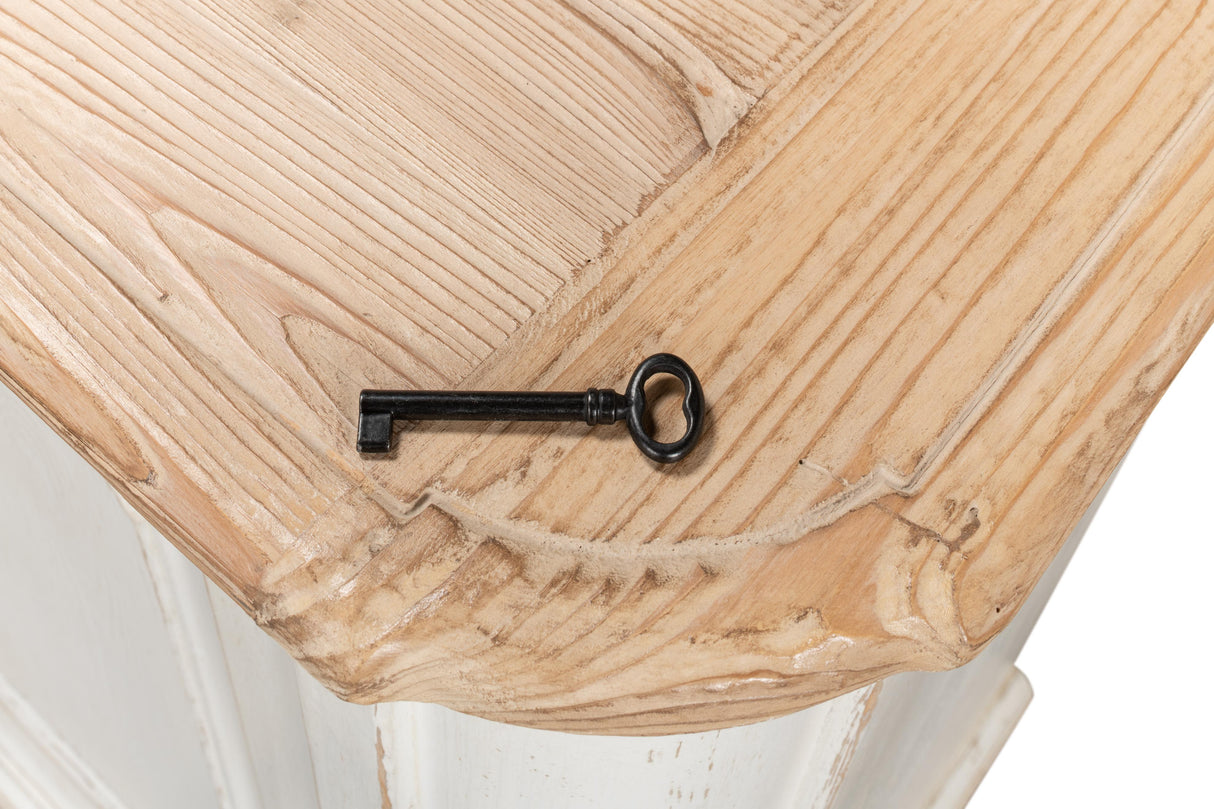 Sarreid Antique Whitewash Sideboard  4 Door