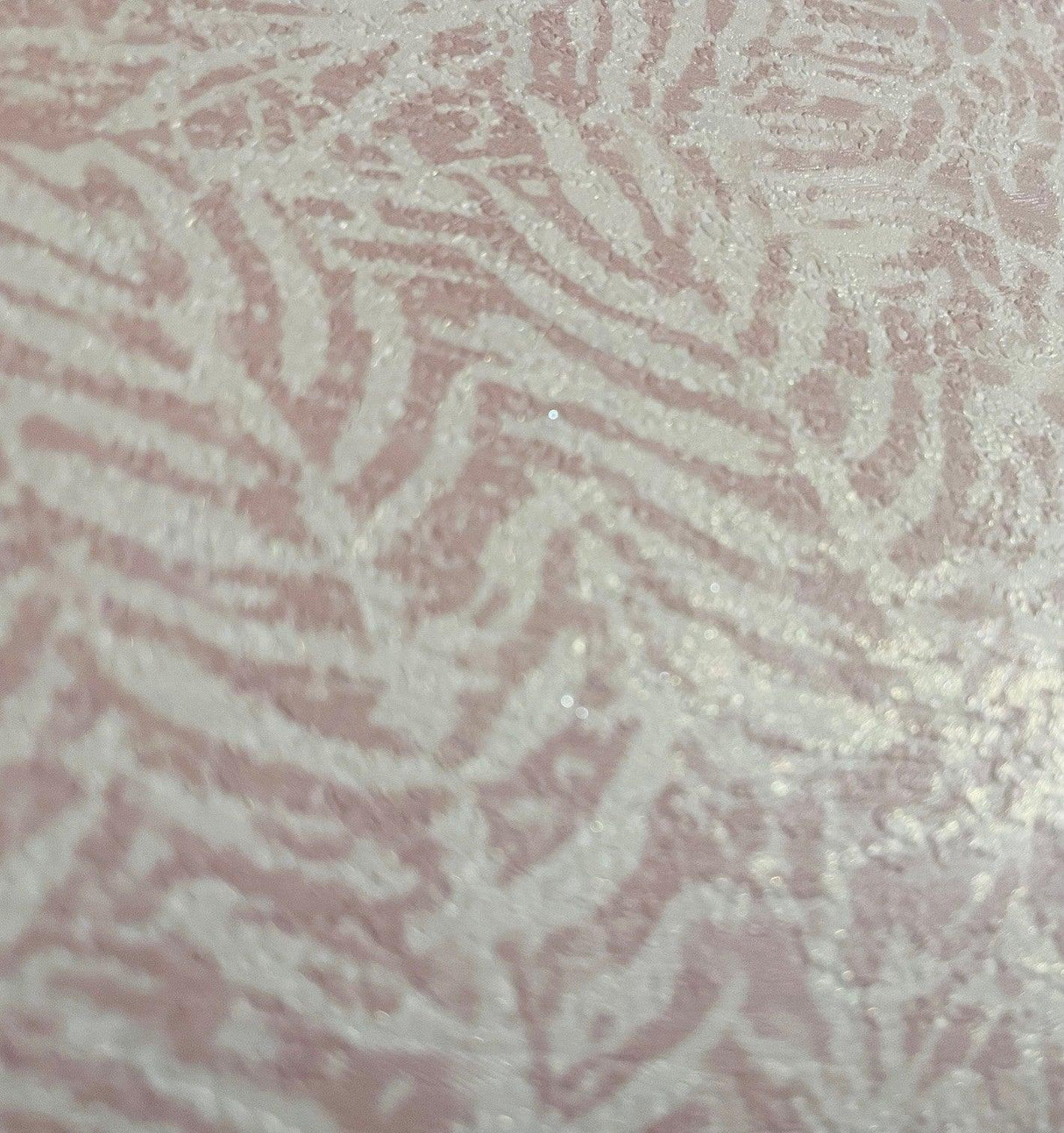 DecoratorsBest Fern Texture Pink Wallpaper