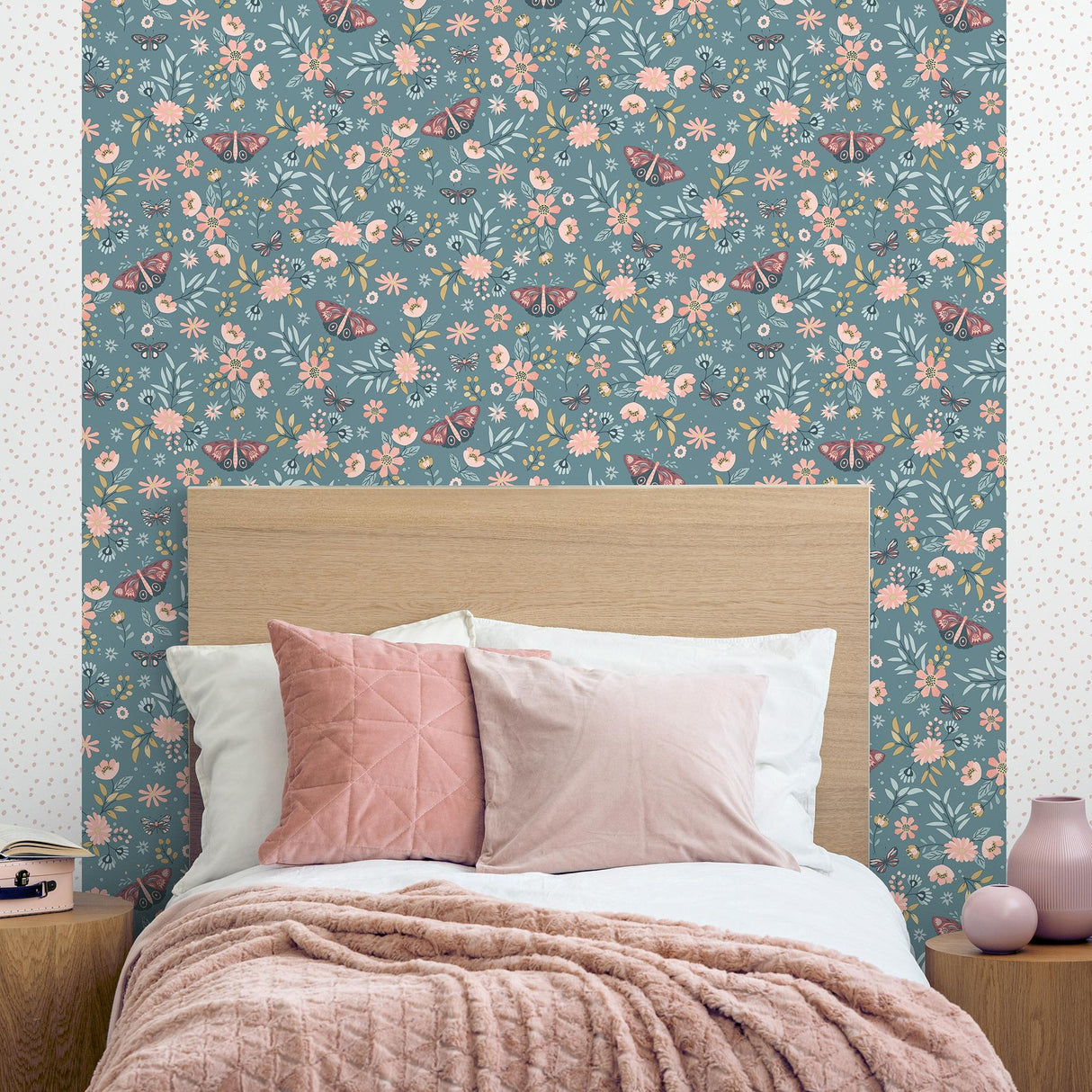 DecoratorsBest Whimsical Meadow Green Wallpaper