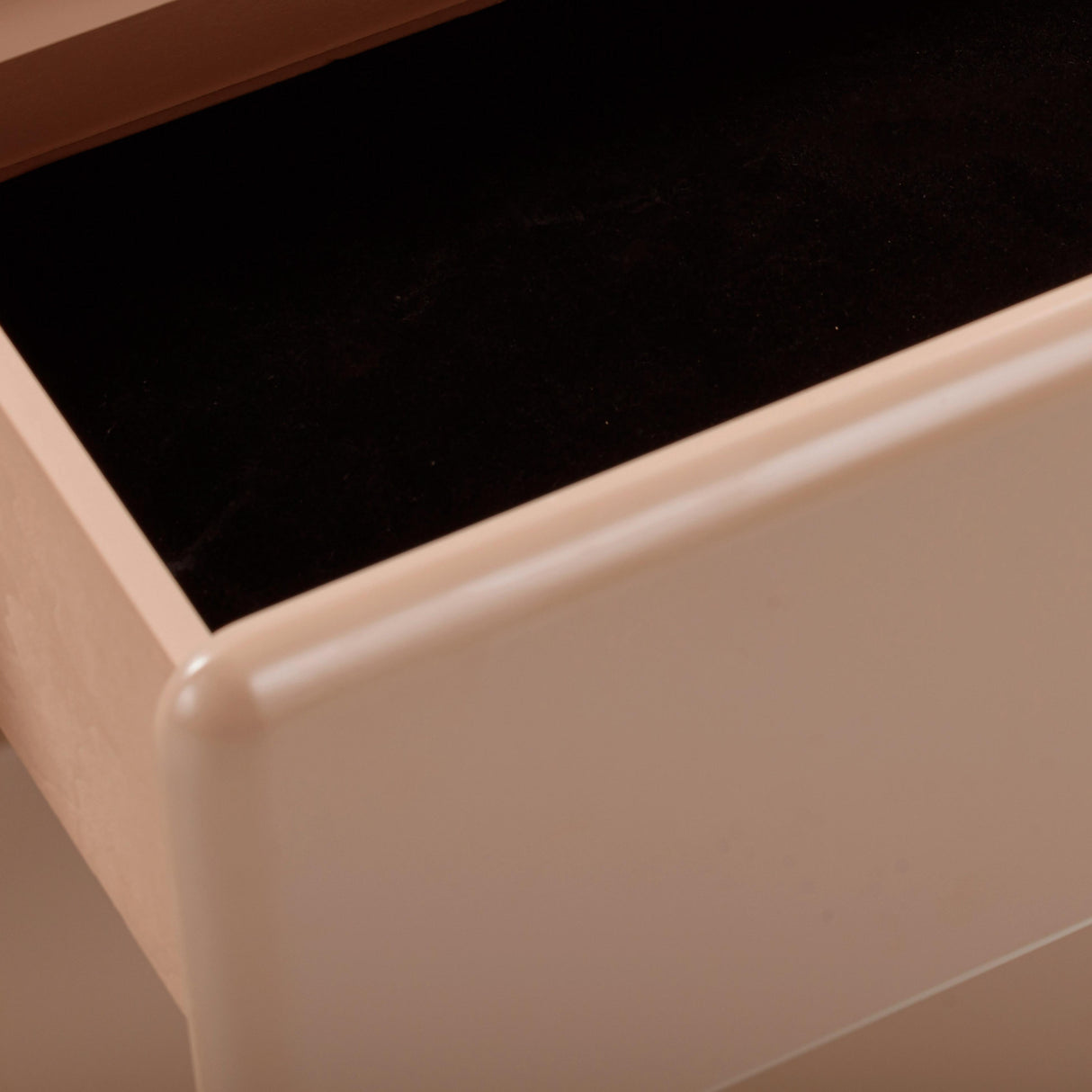 TOV Tammy Taupe 6-Drawer Dresser