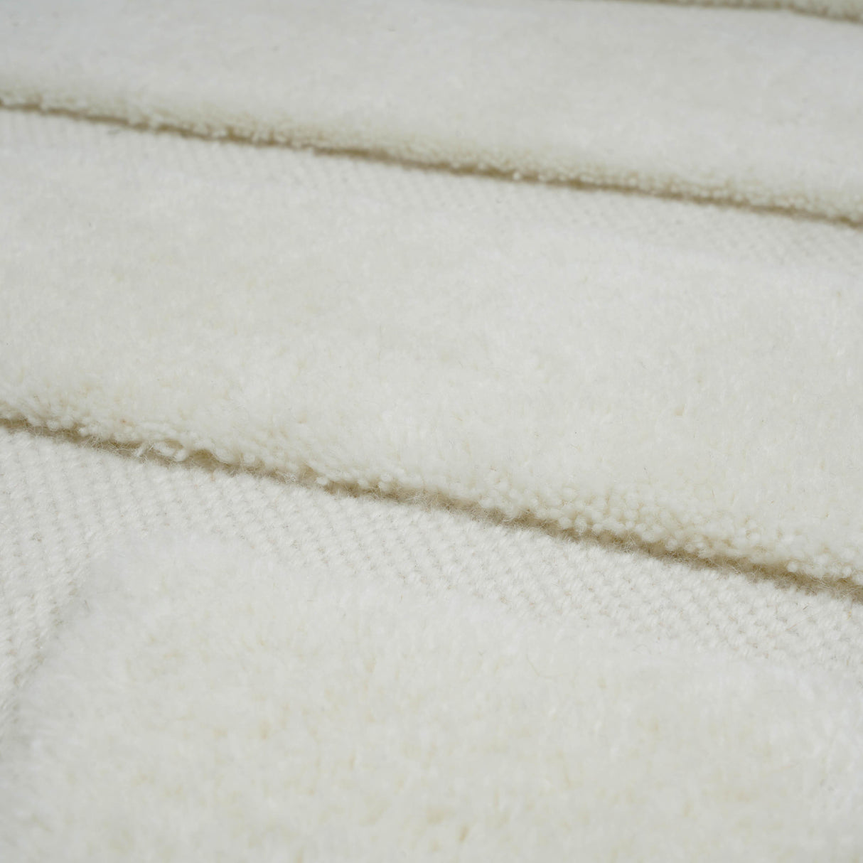 TOV Loop White 8' x 10' Area Rug
