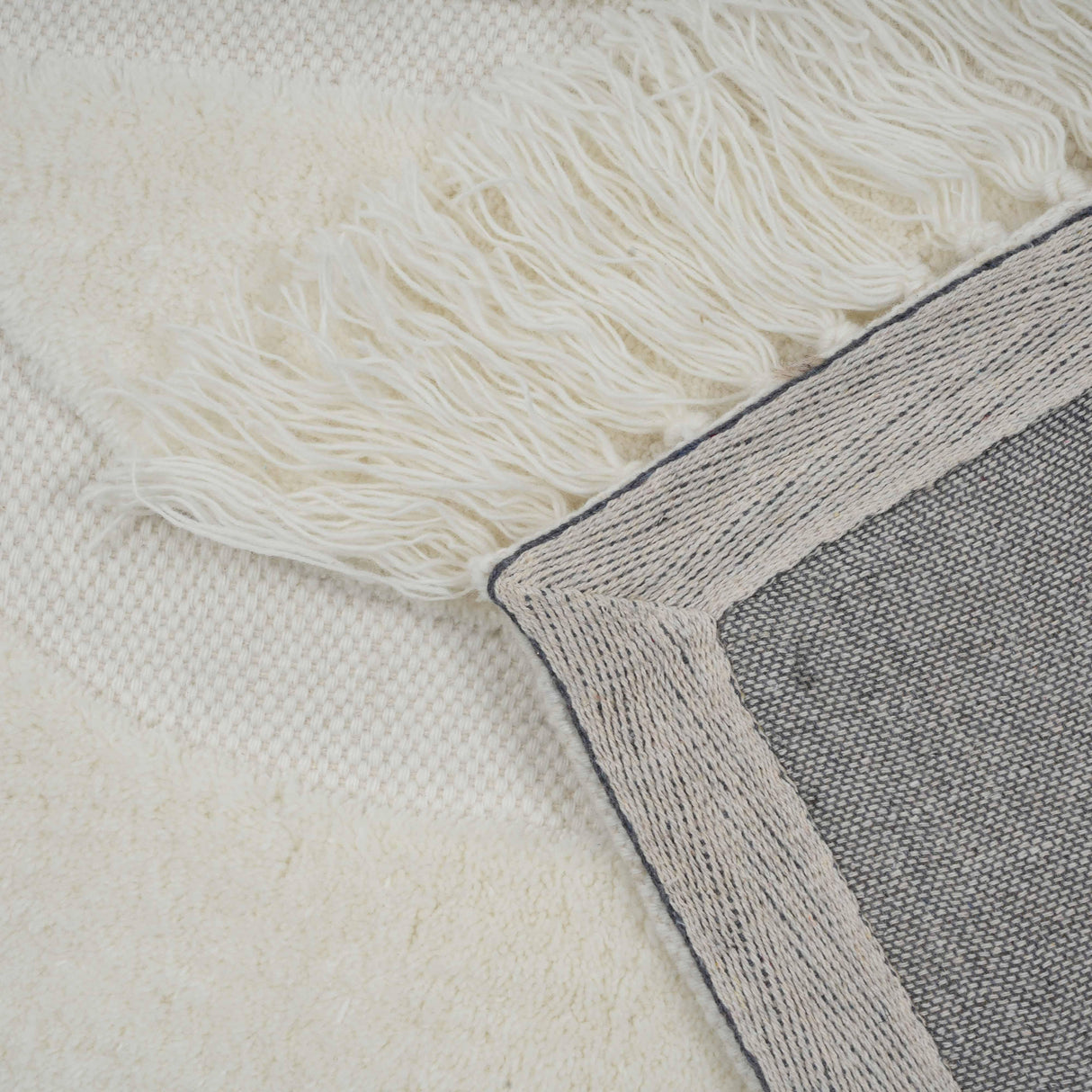 TOV Loop White 8' x 10' Area Rug