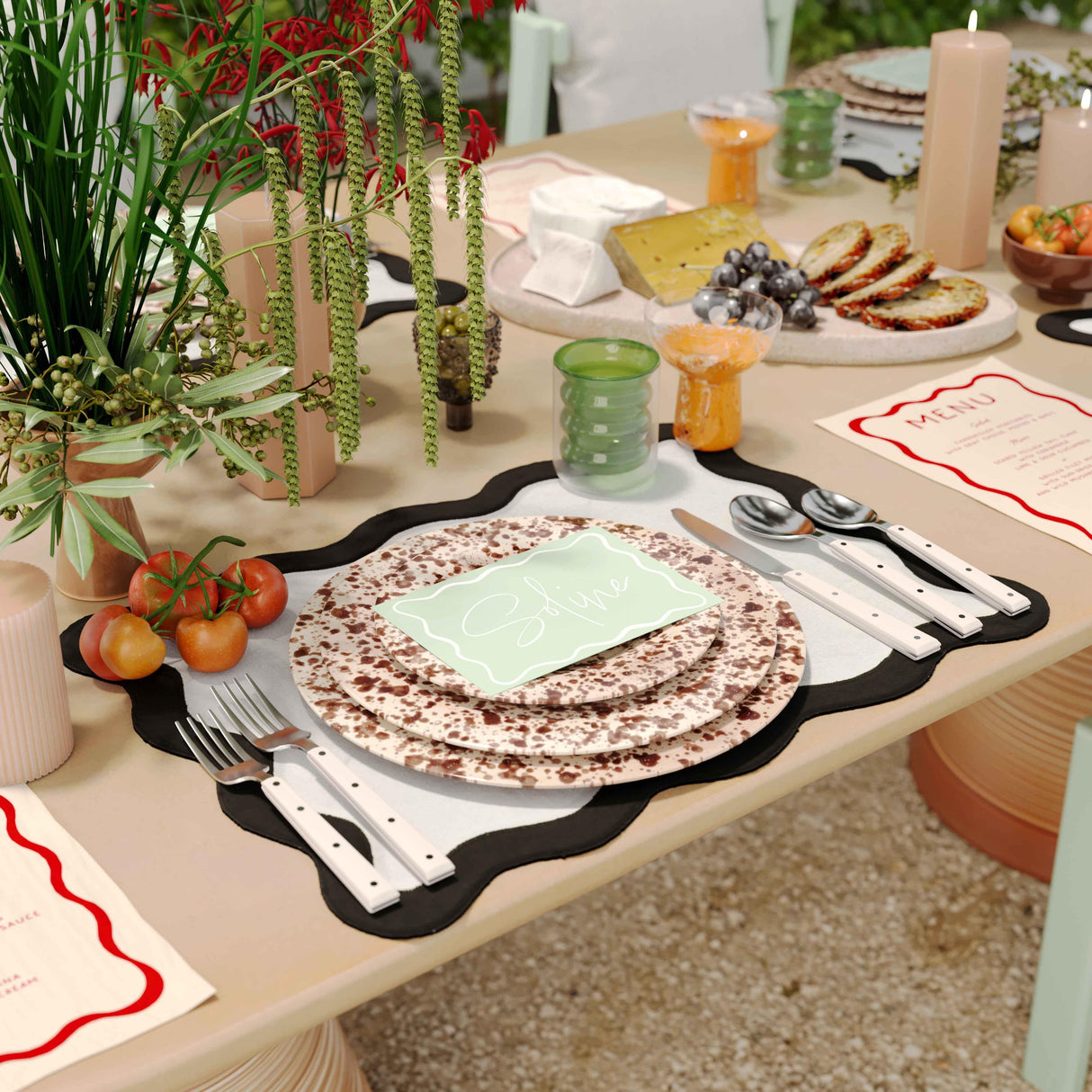 TOV Scalloped Edge Black and White Cotton Placemat - Set of 4