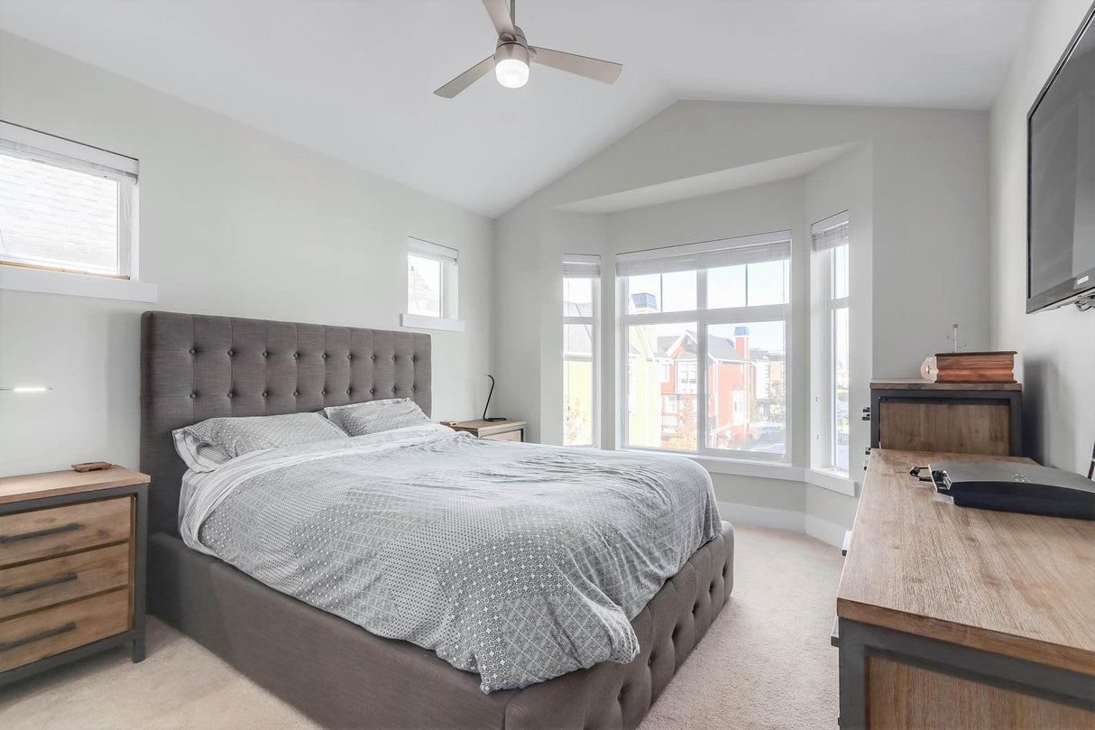 LH Home Irondale 7 Drawer Dresser