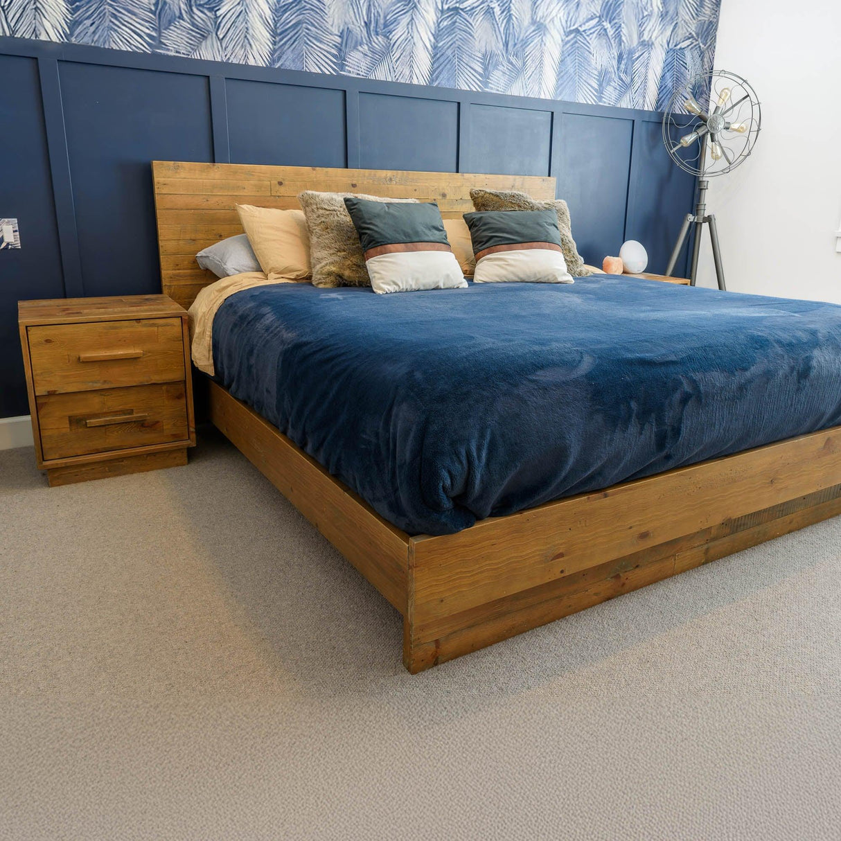 LH Home Nevada King Bed - Dark Driftwood