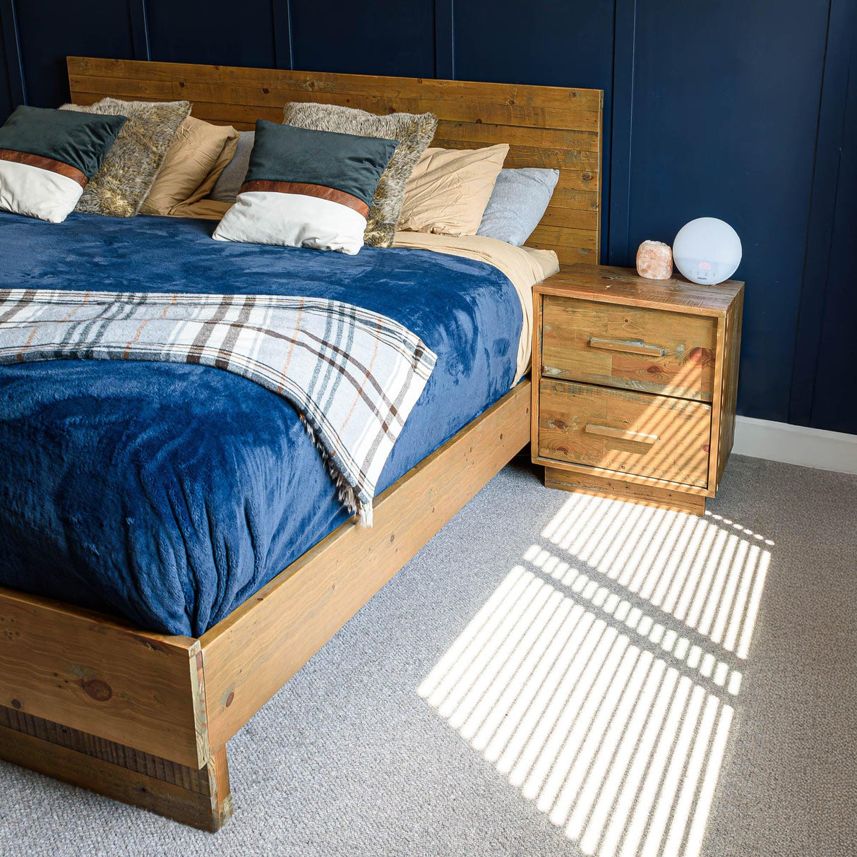 LH Home Nevada Queen Bed - Dark Driftwood