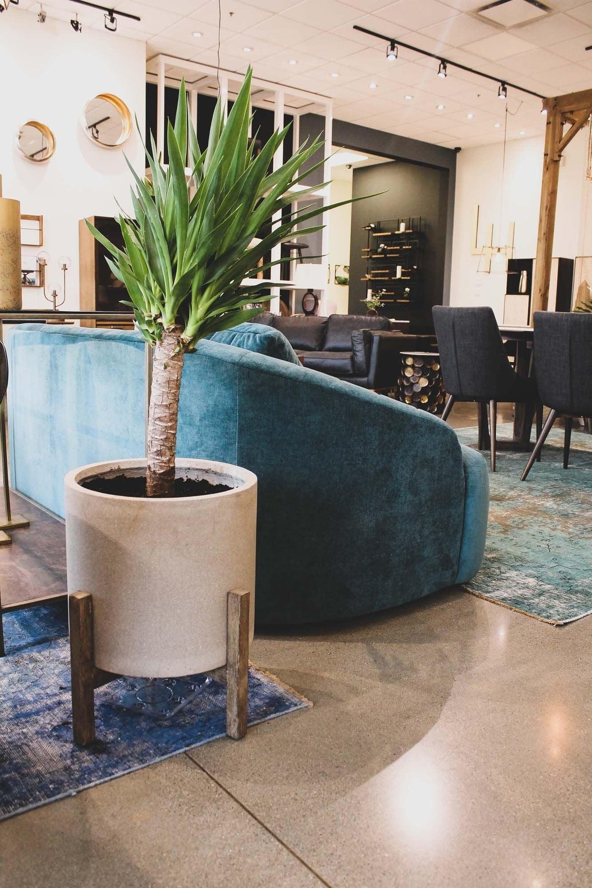 LH Home Patio Round Standing Pot - Natural Stone