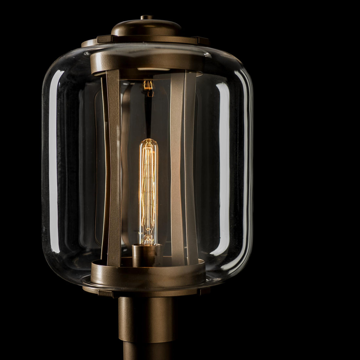 Hubbardton Forge 2023 Coastal Bronze Clear Glass (ZM) Fairwinds Extra Large Outdoor Post Light