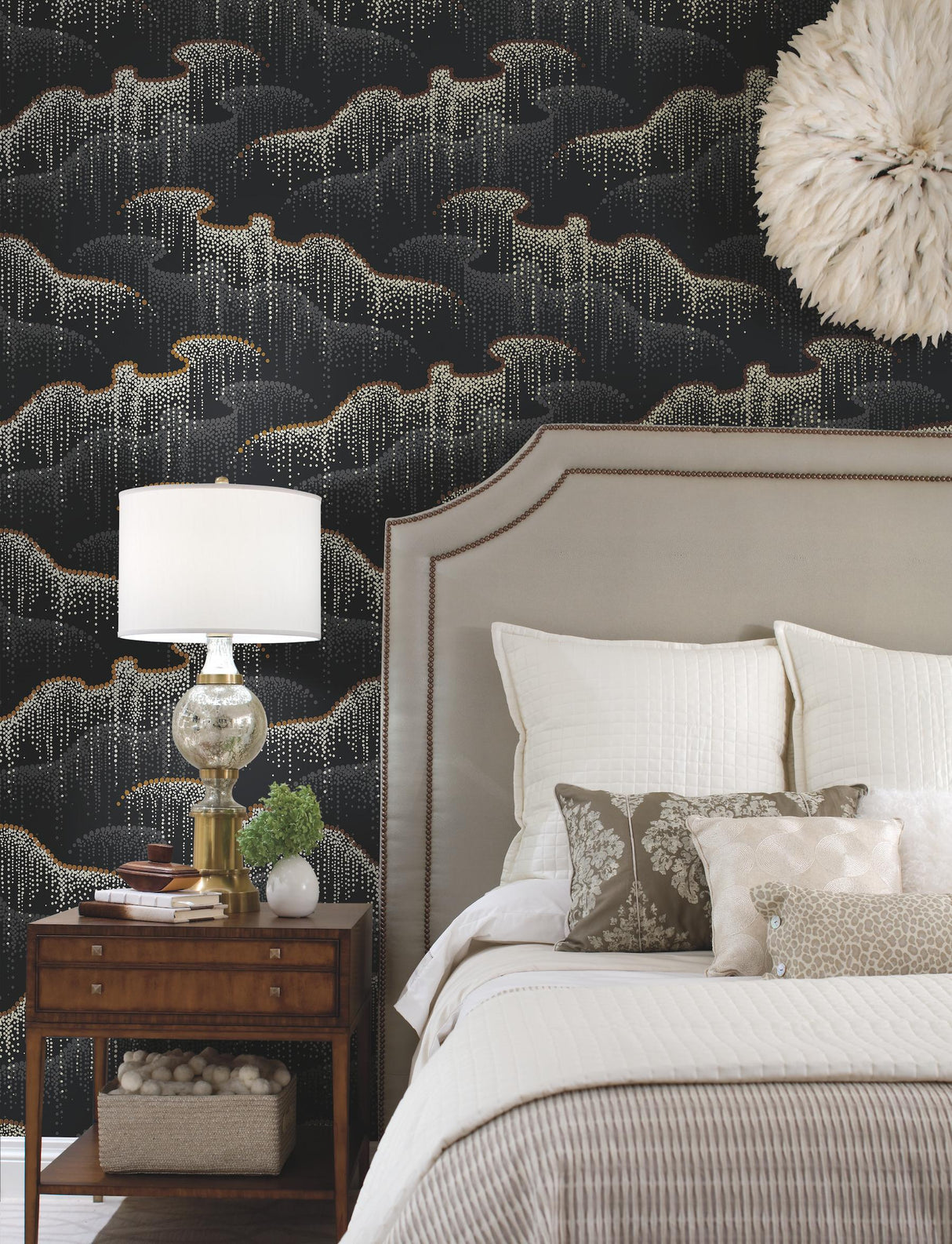 Candice Olson Moonlight Pearls Black Wallpaper
