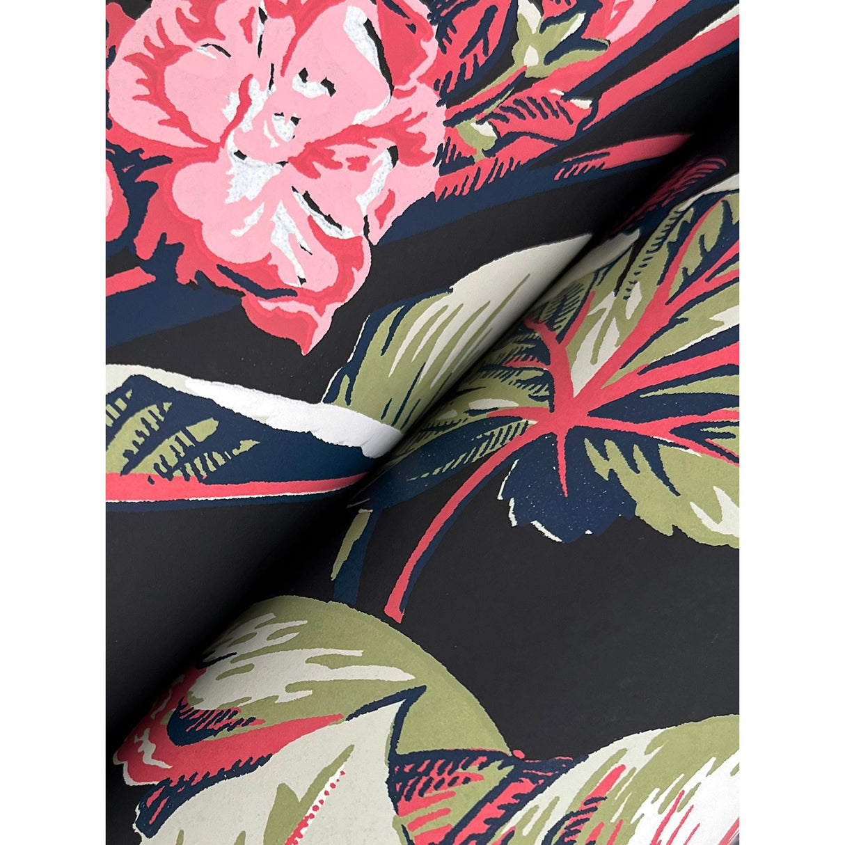 Kravet DESIGN W4272 819 Wallpaper