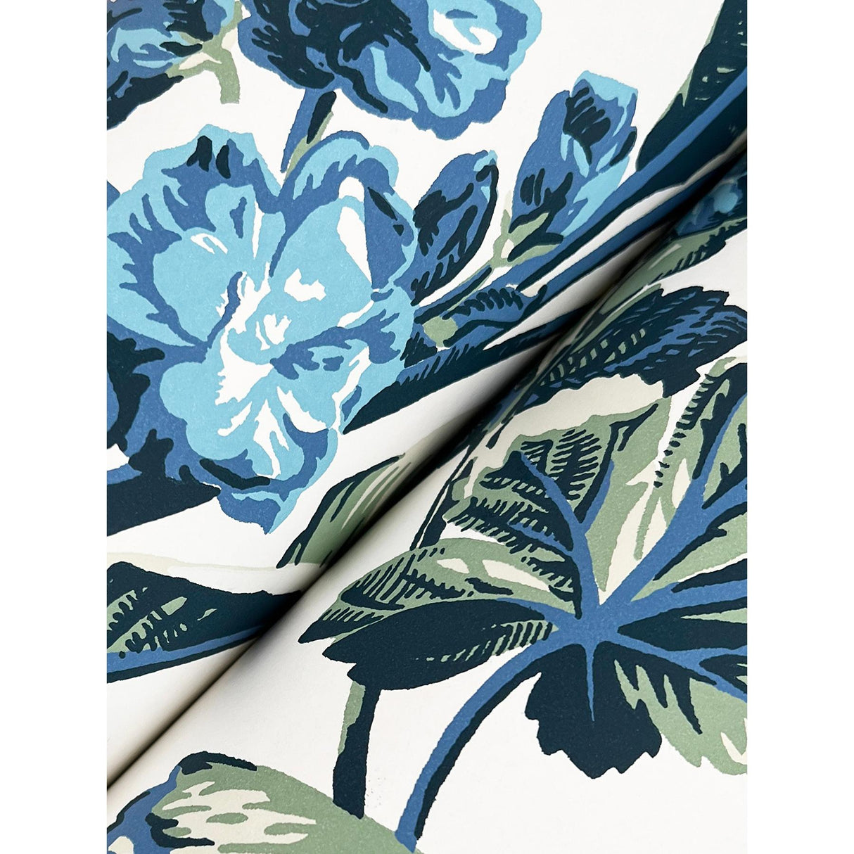 Kravet DESIGN W4272 530 Wallpaper