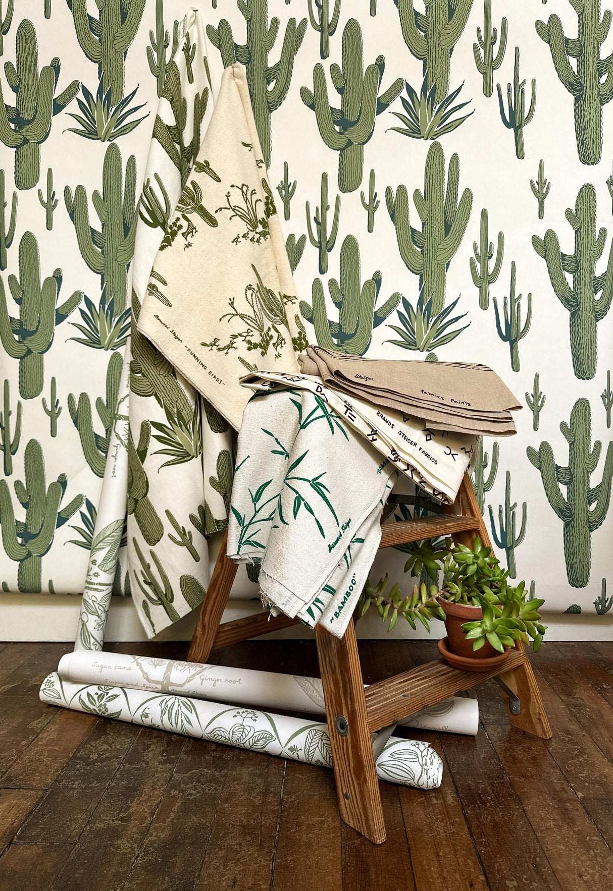 Kravet CACTI LAND WP AGAVE Wallpaper