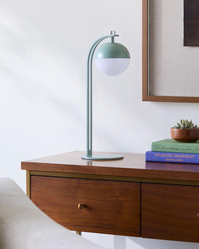 Livabliss Yuelin YUE-005 17"H x 6"W x 6"D Table Lighting