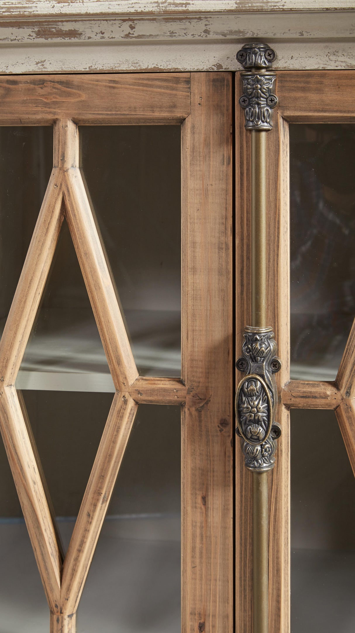 Furniture Classics Dove Stalone Glass Front Server