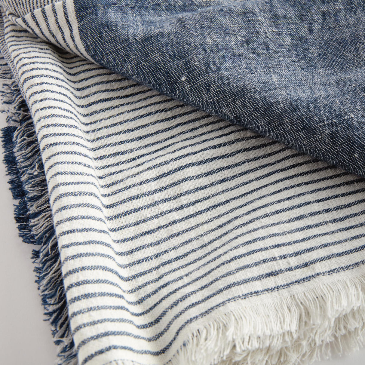 Napa Navy/Ivory LEON EUROPEAN LINEN THROW