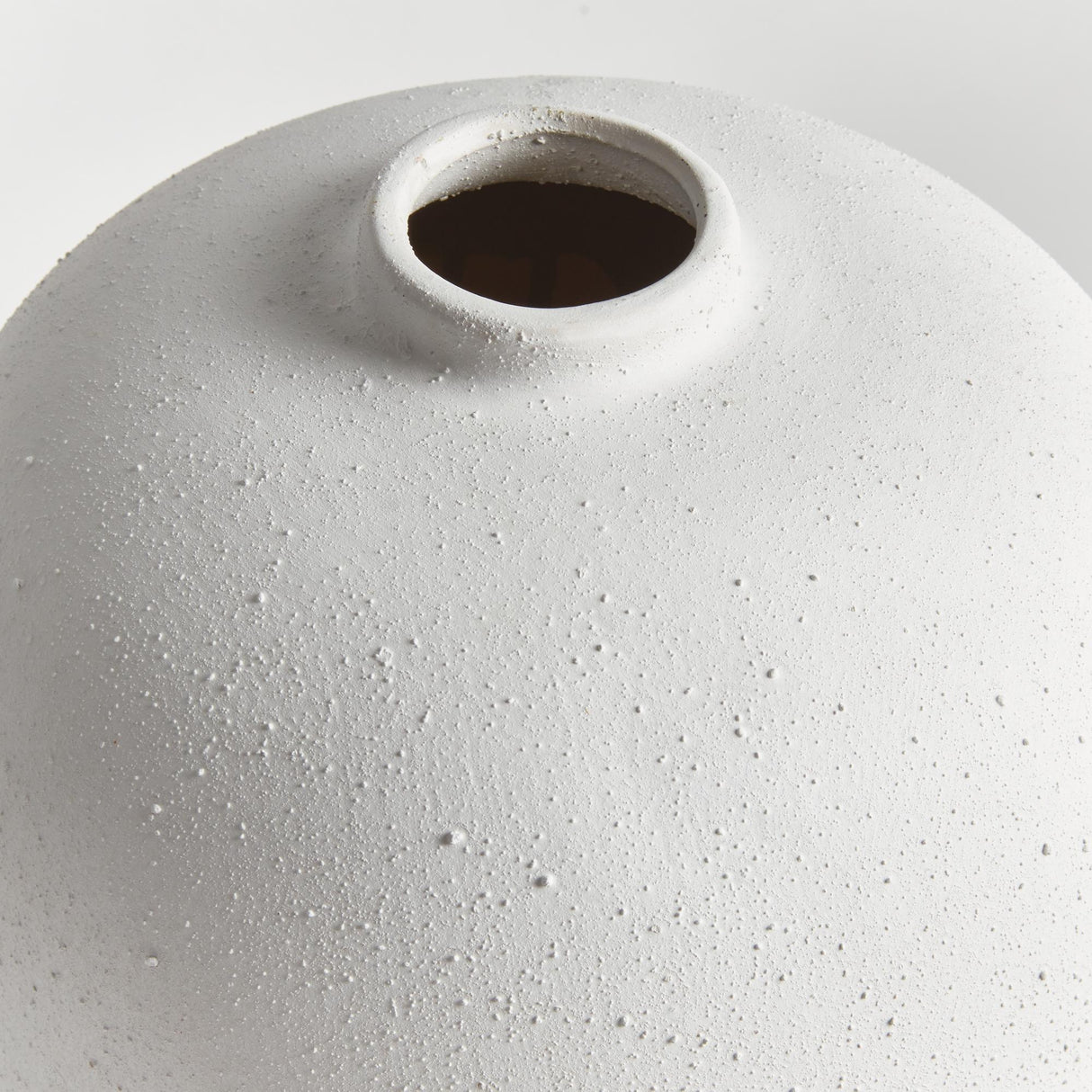 Napa White HAWTHORN GRANDE VASE SMALL