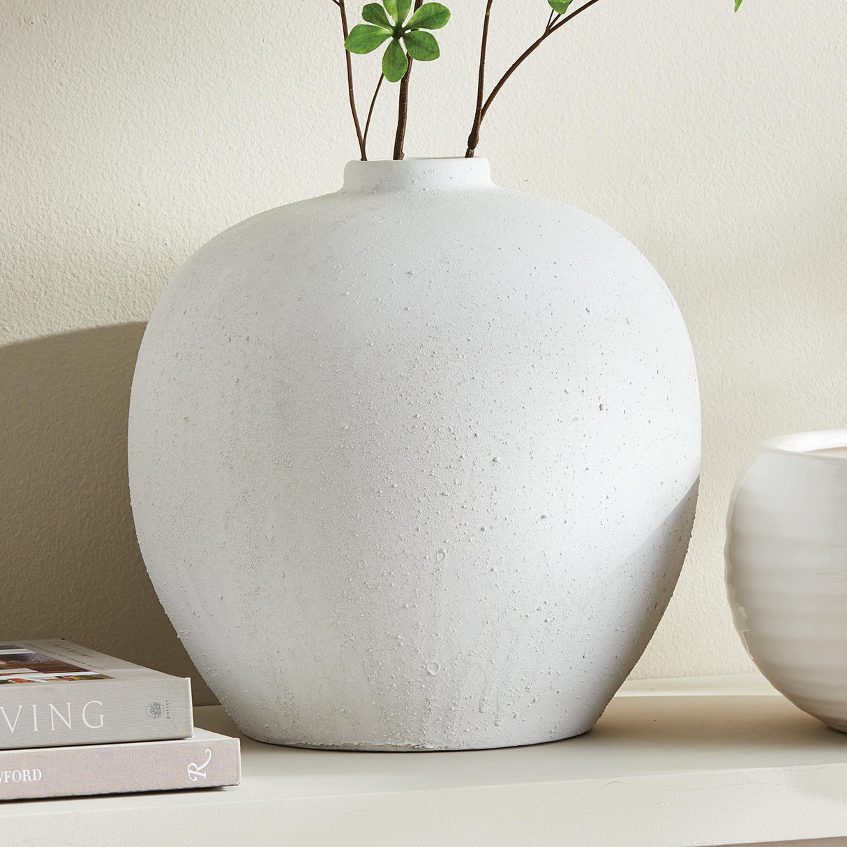 Napa White HAWTHORN GRANDE VASE SMALL